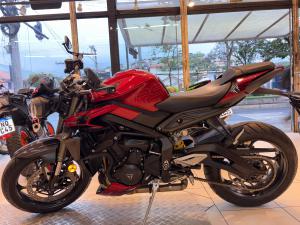 Triumph Street Triple 2023